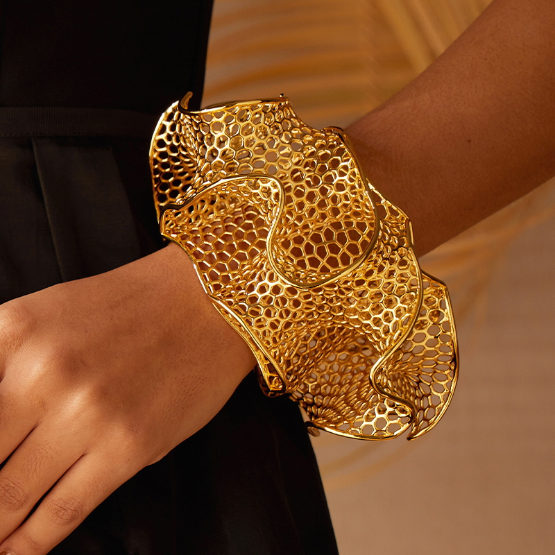 Women'S Fashion Website - IVOG Petals Design goudkleurige armband voor